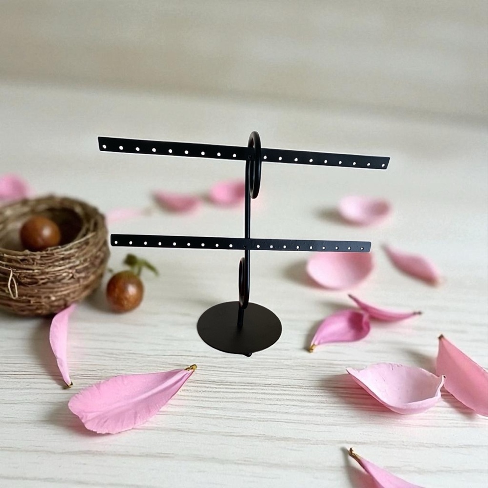 Black Metal Jewelry Stand